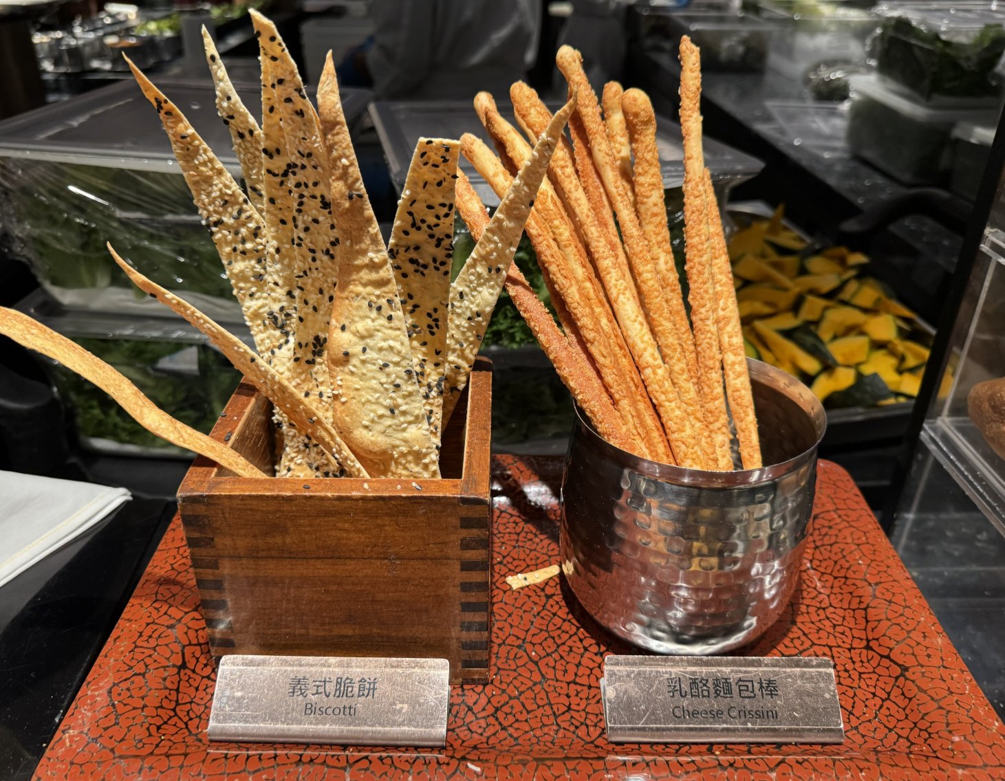 乳酪麵包棒外皮烤得金黃酥脆