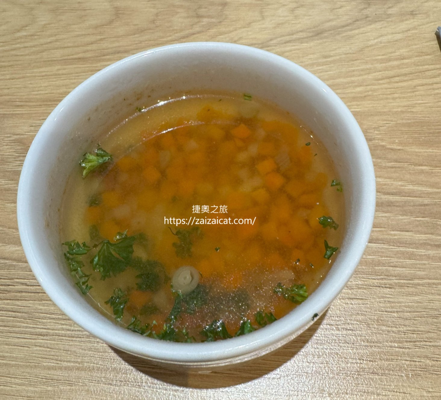 湯不錯喝，不會很鹹(導遊有請餐廳不要做太鹹)