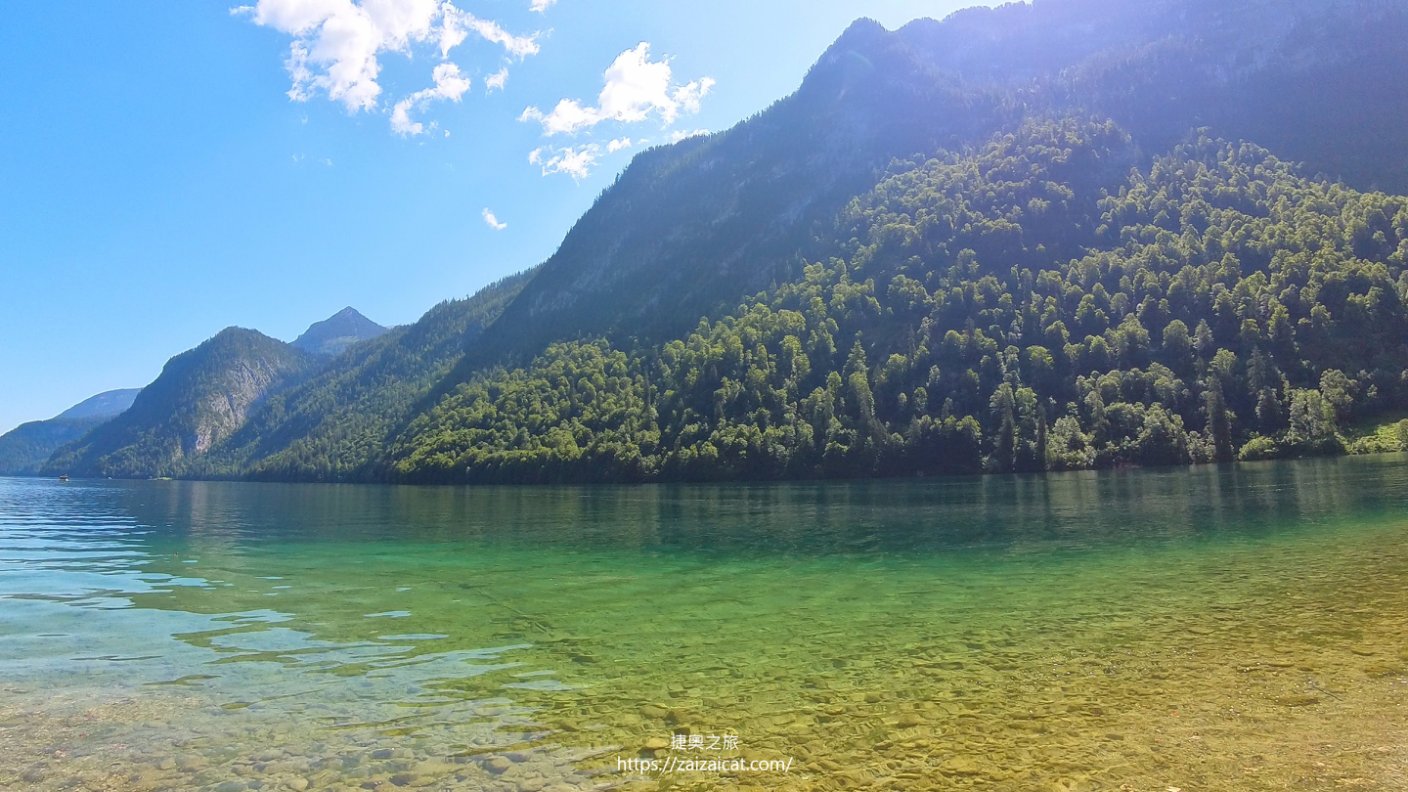 湖水清澈