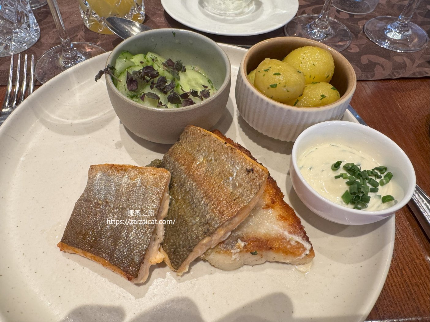 女生魚料理，馬鈴薯好吃